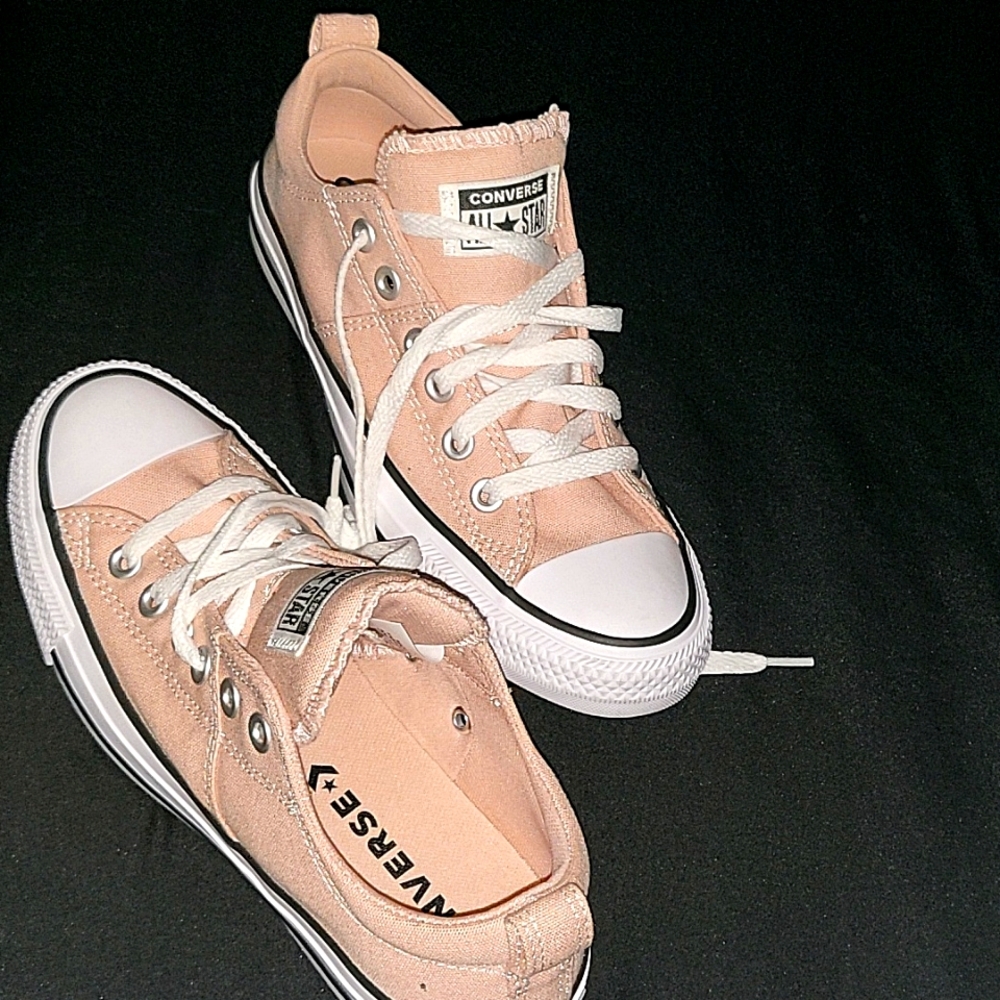 converse low tops